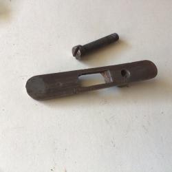 VENDU PAR LE-CUIRASSIER SOUS GARDE AVEC VIS DE TRAVERSE DE FUSIL GRAS ARTILLERIE /GENDARMERIE