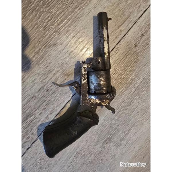 Revolver a broche lefaucheux 8 mm