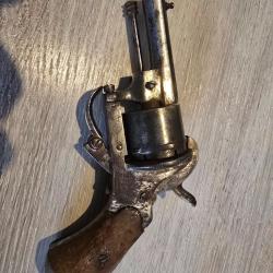 Revolver a broche type lefaucheux 8 mm