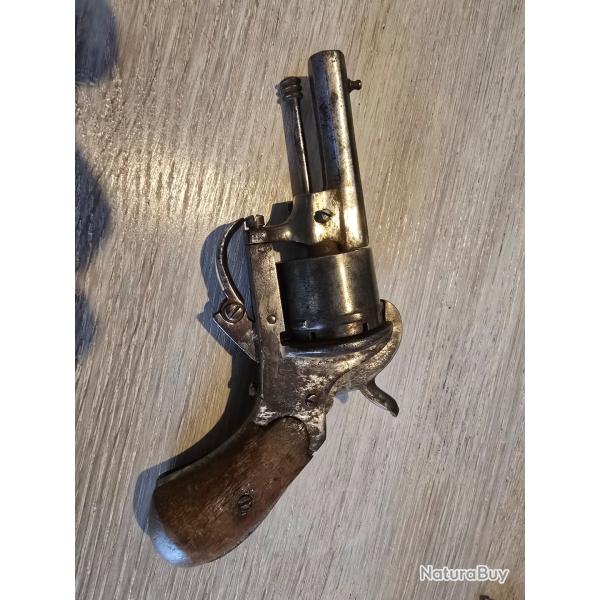 Revolver a broche type lefaucheux 8 mm