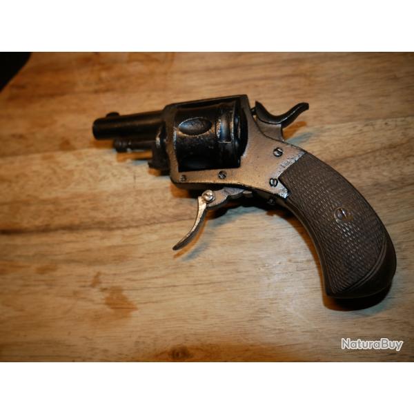 Revolver BULLDOG en 320, bonne m�canique parfaitement fonctionnelle et sans jeu