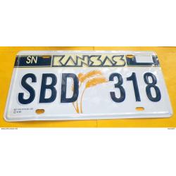 PLAQUE IMMATRICULATION VEHICULE U.S.A : KANSAS SBD 318 , ETAT VOIR PHOTOS . POUR TOUT RENSEIGNEMENT