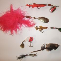 Lot de 6 divers leurres ( cuillers, souris, spintail ... ) pour la p&ecirc;che des carnassiers ( truite )