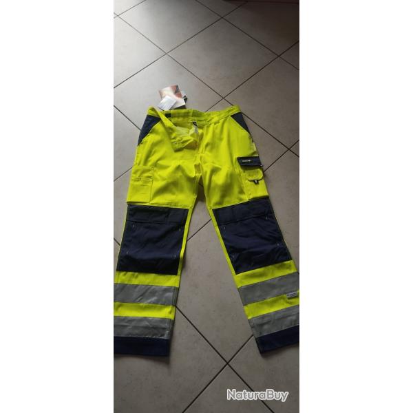 V�tements �quipements fluo DASSY