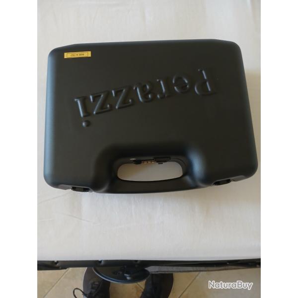 Vends mallette de transport de cartouches marque perazzi pour 9 bo�tes