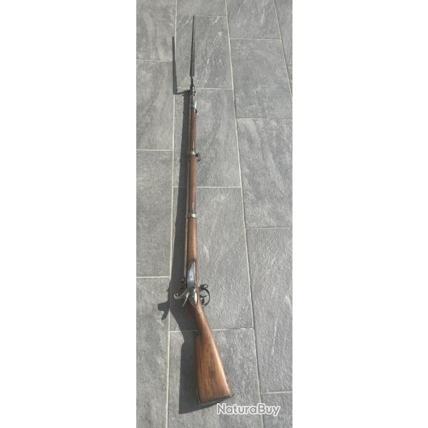 Fusil d'infanterie mod�le 1822 T � percussion avec ba�onnette � douille mod�le 1822