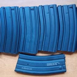 Lot de 5 chargeurs m&eacute;tal m4/m16 + 2 chargeur en l'&eacute;tat pour pi&egrave;ces ou a r&eacute;parer