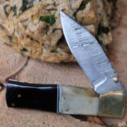 Beau Couteau Damas Lame Drop Point 128 Couches Manche B&eacute;lier & R&eacute;sine Fabric Artisanale Linerlock 0A