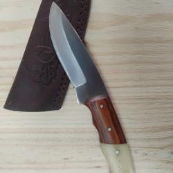 Couteau avec &eacute;tui cuir