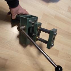 Presse monostation armes de poing