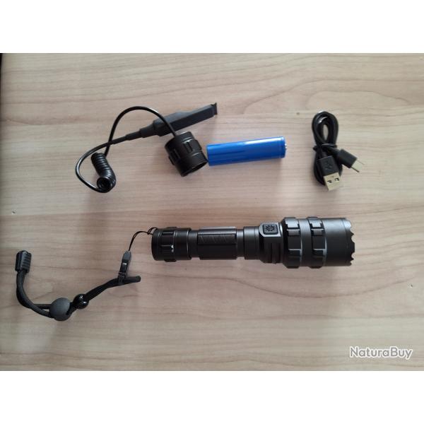 Lampe tactique led pour ar15 ou similaire