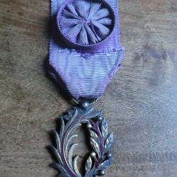 m&eacute;daille france officier palme acad&eacute;mique vermeil