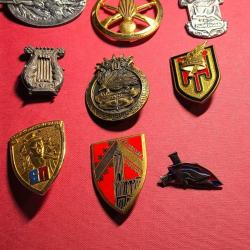 Lot de 8 Insignes Militaires (Pucelles) - Drago & Arthus Bertrand - G2008, G2225, G1443