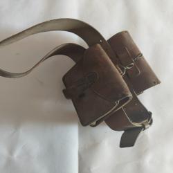 Cartouchi&egrave;re avec son ceinturon couleur marron Fran&ccedil;aise? Anglaise? WW1? WW2?