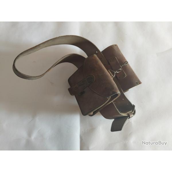 Cartouchi�re avec son ceinturon couleur marron Fran�aise? Anglaise? WW1? WW2?