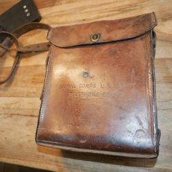 T&eacute;l&eacute;phone US EE8 WW2 housse en cuir reconditionn&eacute; dans les ann&eacute;es 50