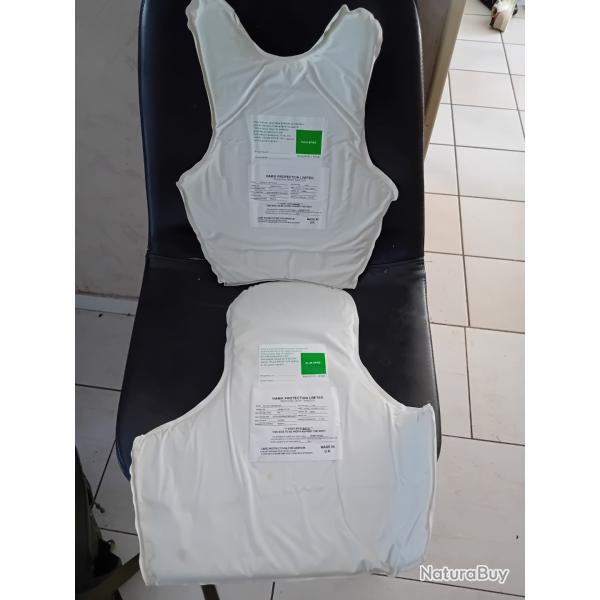 Ench�re lot de 2 plaques balistiques contre les armes de poings et les lames HAWK 40X42 et 31x40 cm