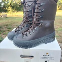Chaussure arm&eacute;e italienne