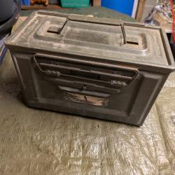 Vends caisse metalique militaire