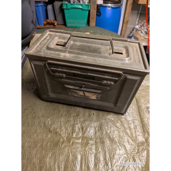 Vends caisse metalique militaire