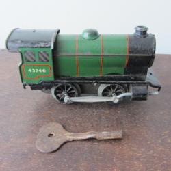 Locomotive &agrave; cl&eacute; Hornby en t&ocirc;le 1955