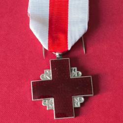 Croix de la Croix-Rouge Fran&ccedil;aise - &Eacute;mail Rouge et Argent&eacute; - &Eacute;tat Superbe