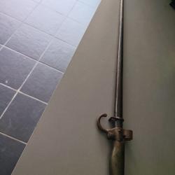 Ba&iuml;onnette Lebel avec son fourreau