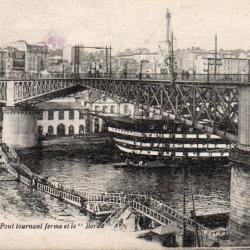 Carte postale de Brest - Le Pont Tournant et le Borda -N&deg;1533
