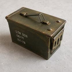 Caisse / bo&icirc;te &agrave; munitions 30x18x15cm en m&eacute;tal