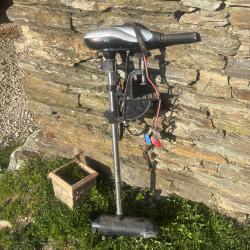 Moteur bateau &eacute;lectrique marque Rhino mod&egrave;le VX 65