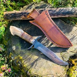 couteau bowie d'artisan , bois de cerf, lame acier carbone 1095 / campement, bushcraft