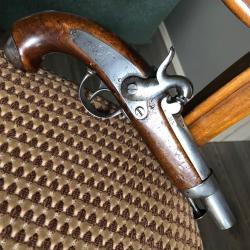 Joli pistolet r&eacute;glementaire de gendarmerie mod&egrave;le 1842