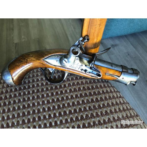 Superbe pistolet r�glementaire � silex mod�le an IX de gendarmerie