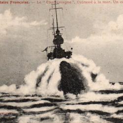 Carte postale repr&eacute;sentant un navire de guerre fran&ccedil;ais, le "Charlemagne", cuirass&eacute; en mer -N&deg;7669