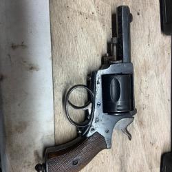 Revolver type &laquo;&nbsp;MUNICIPAL&nbsp;&raquo;cat D