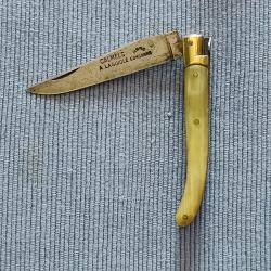 Ancien Laguiole Calmels Mouche ressort lisses, Corne et laiton 1960