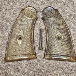 Paire de plaquettes de revolver 1892 espagnol type Orbea Eibar