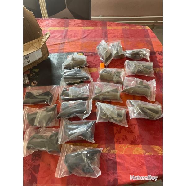 Vends lots revendeurs poign�e avant tactique avec repose pousse neuf et n�cessaire de montage