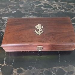 coffret bois marine avec loupe