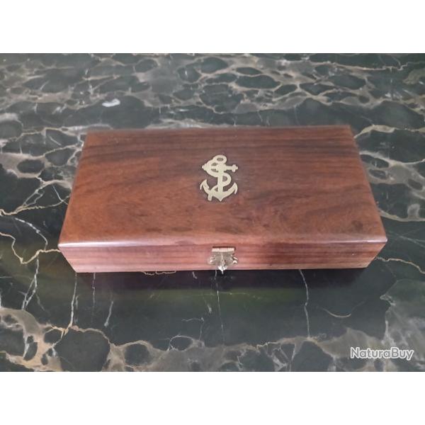 coffret bois marine avec loupe
