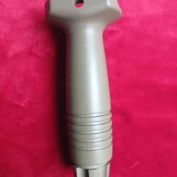 poign&eacute;e tactique TAN universelle / Picatinny 21 mm.