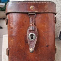 Bel et int&eacute;ressant &eacute;tui cuir vintage pour jumelles