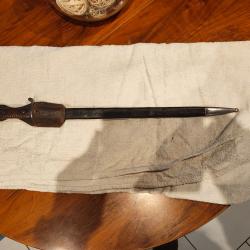 Ba&iuml;onnette allemande langue de carpe regimentee avec fourreau et porte fourreau