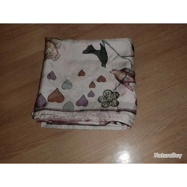 carr� foulard 100% soie vintage longchamp paris   87 x 87 CM