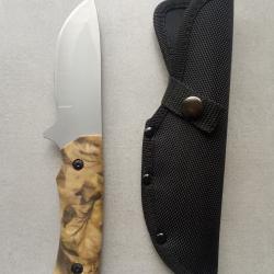 Couteau de Chasse Skinner avec &eacute;tui synth&eacute;tique