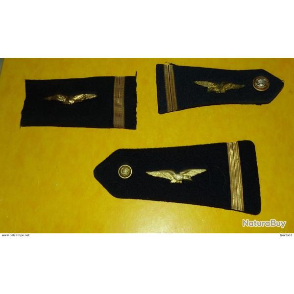 ARMEE DE L'AIR :� EPAULETTE AVEC CHAROGNARD ET FOURREAU EPAULE� AU GRADE D'ADJUDANT CHEF, EPAULETTE