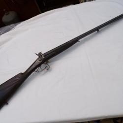 Tr&egrave;s &eacute;l&eacute;gant juxtapos&eacute; 16 &agrave; broches avec sa malette de transport.