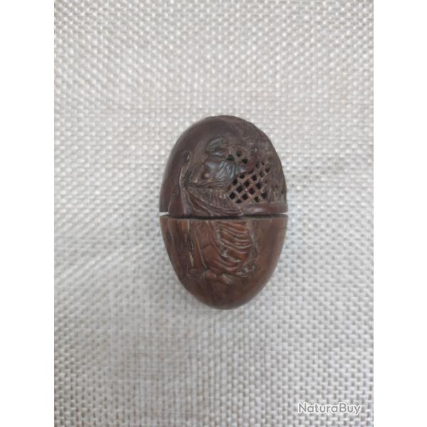 Oeuf en noix de corozo