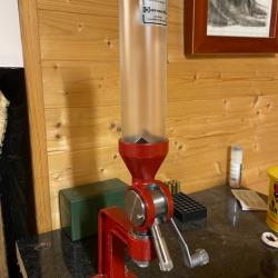 Doseuse poudre Hornady + pied +insert microm&eacute;trique
