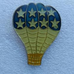 PINS MONGOLFIERE  COULEUR DRAPEAU  ETATS UNIS USA